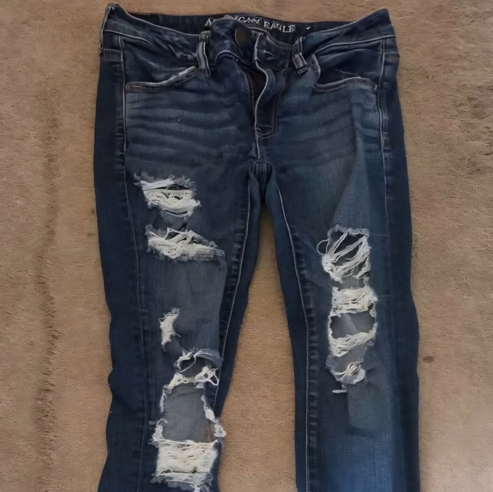 American Eagle Outfitters Women's Ripped Dark Blue Skinny Jeans